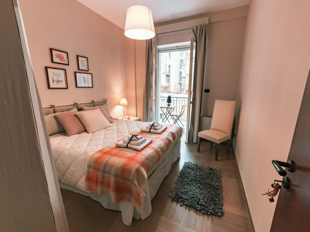 1 Bedroom Standard Double room with courtyard view (full double bed)
