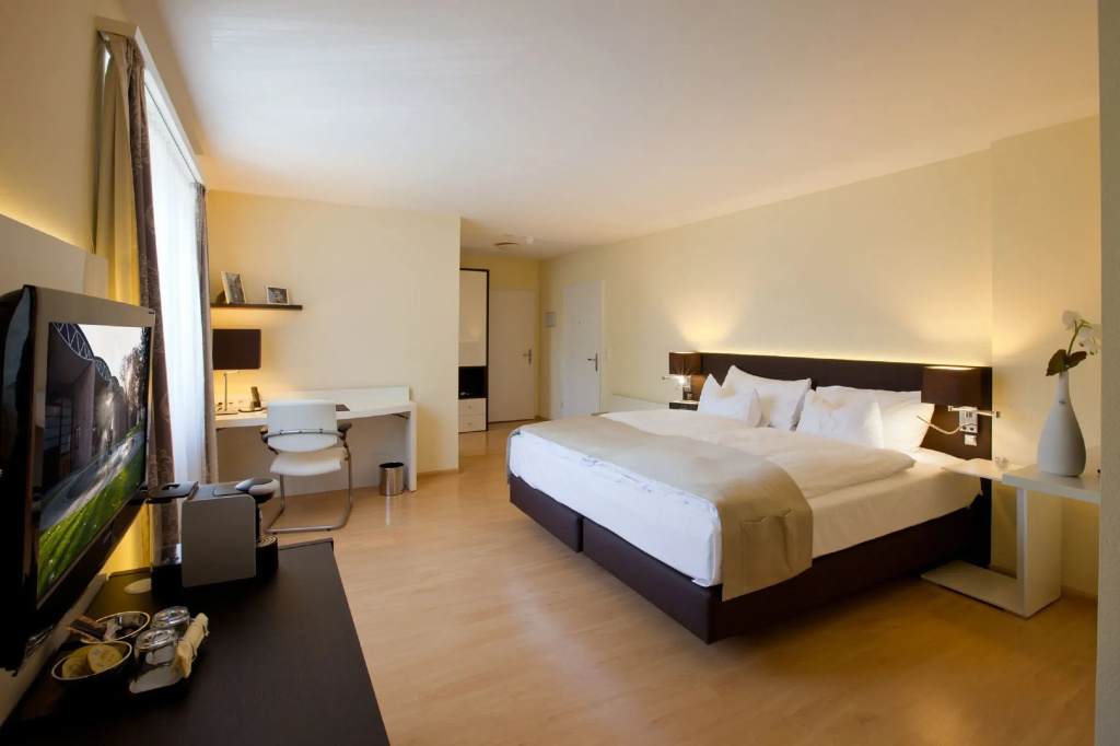 Double Junior Suite (full double bed)