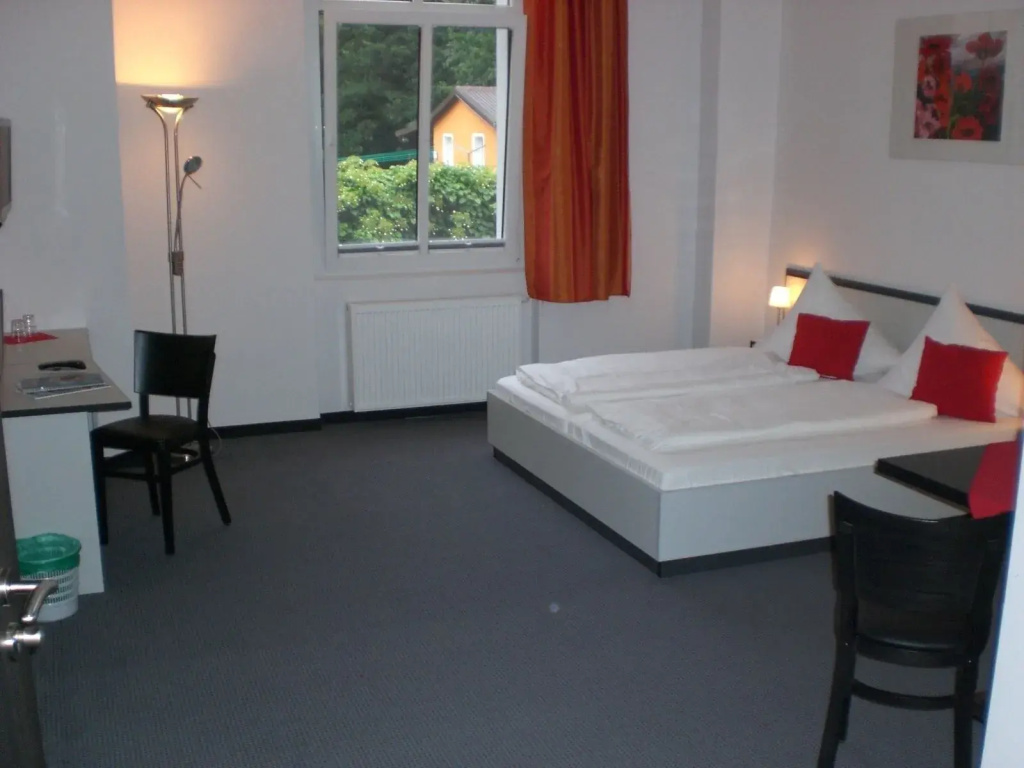 Standard Double room (full double bed)