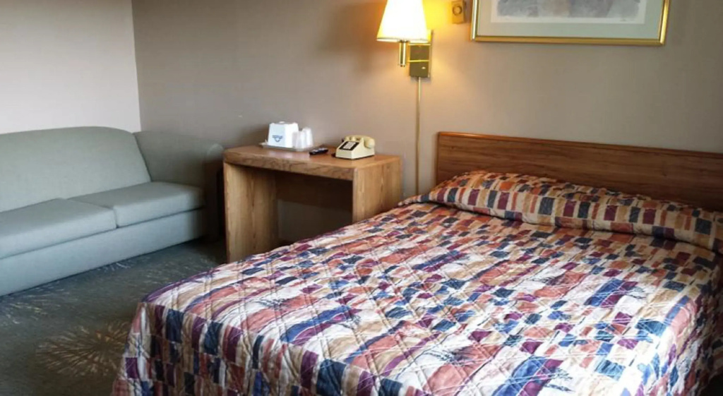 Economy room