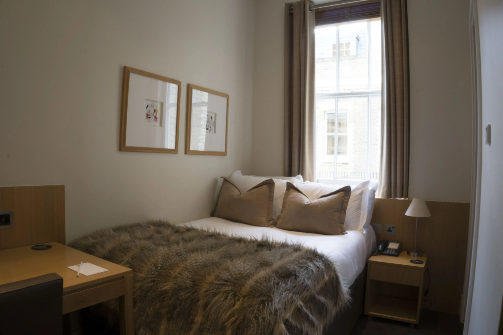 Standard Double room (full double bed)