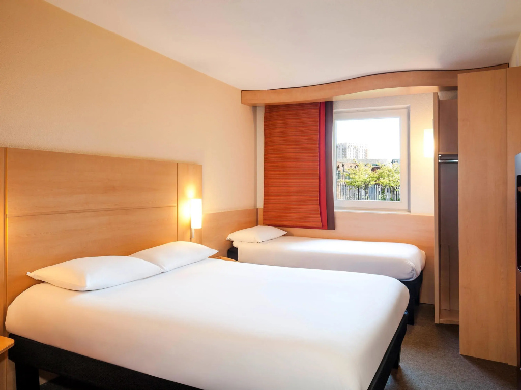 Отель ibis Milano Centro — фото