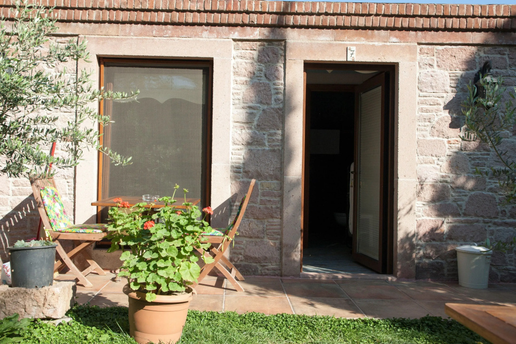 Standard Double room with garden view (full double bed)