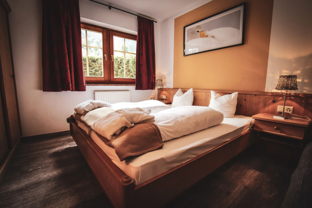 2 Bedrooms Apartment
