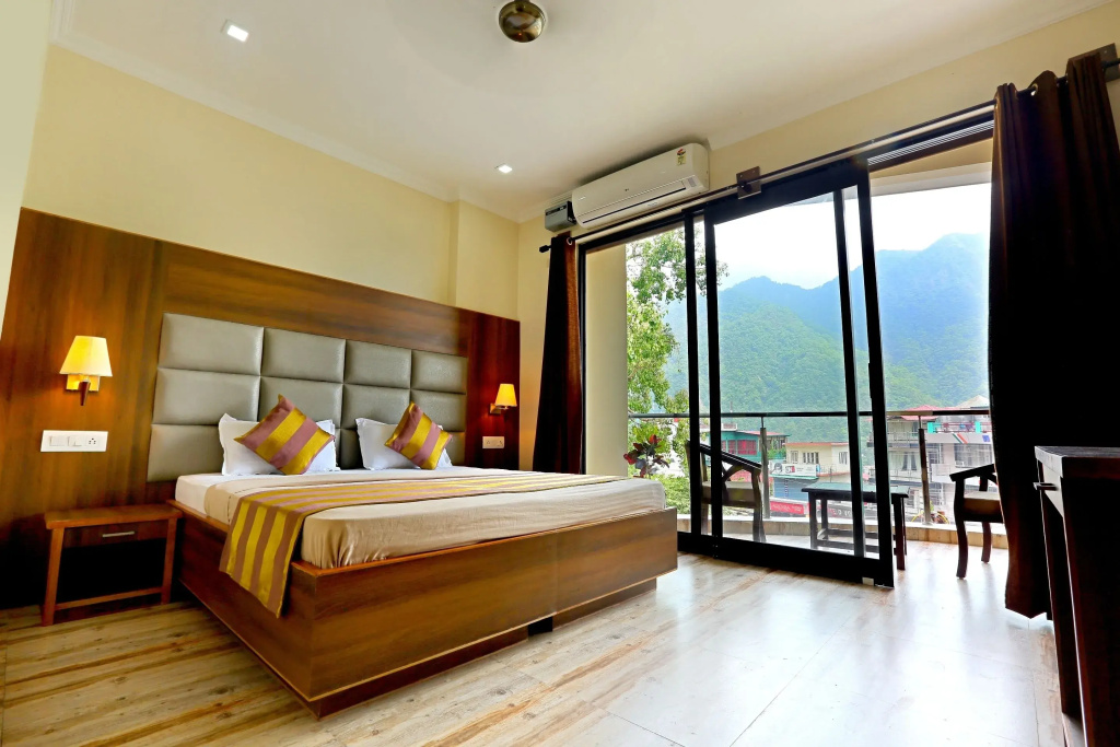 Deluxe Double room (full double bed)