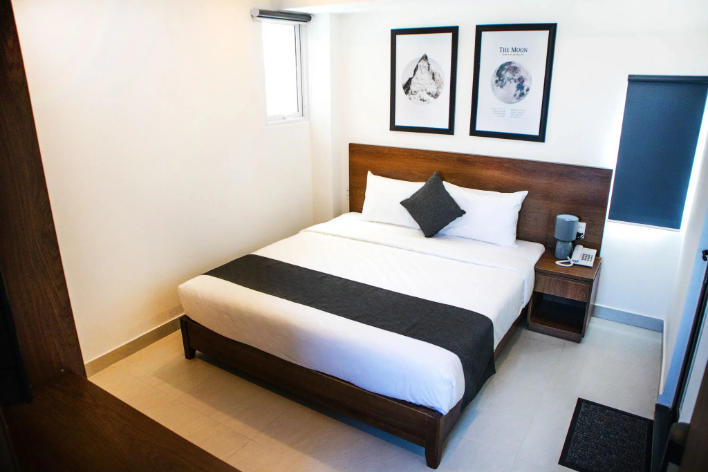 Standard Quadruple Basement room