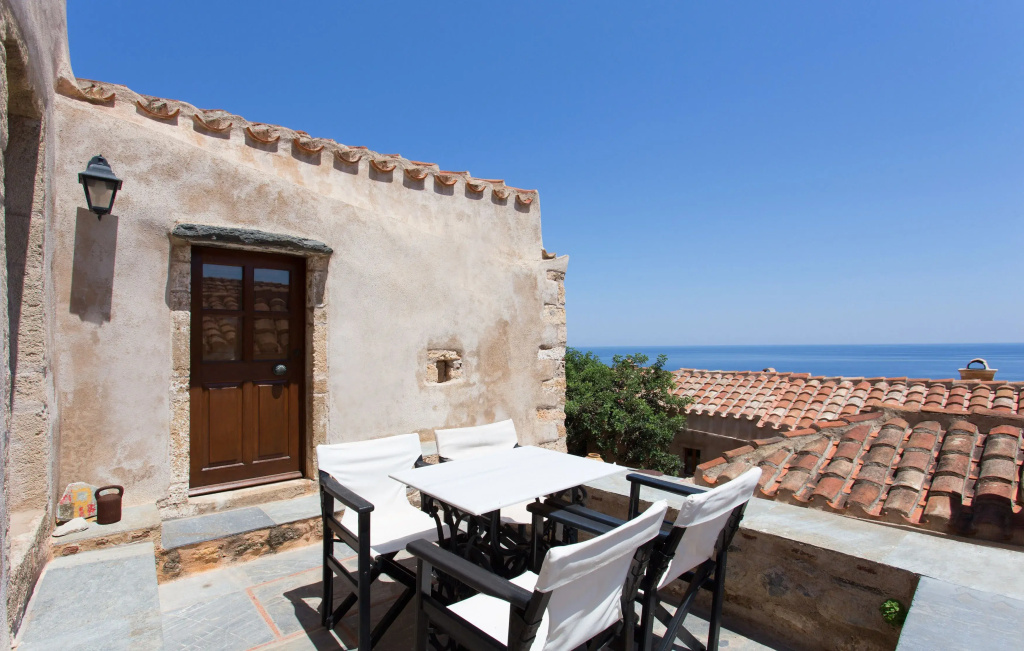 1 Bedroom Family Suite with sea view