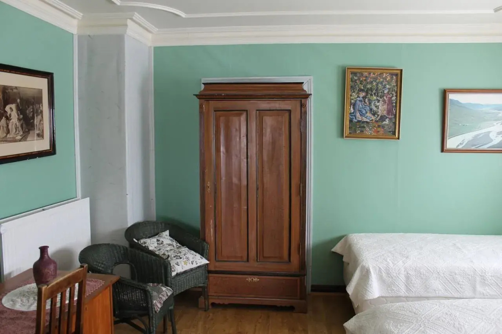 Comfort room