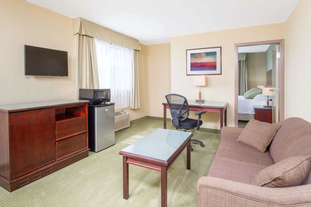 Double Suite (full double bed)