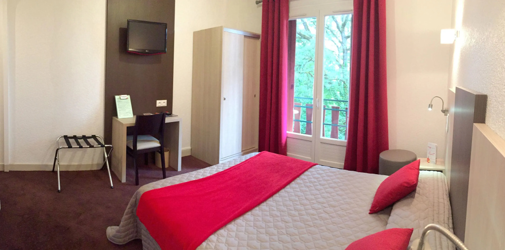 Superior Double room with balcony (full double bed)