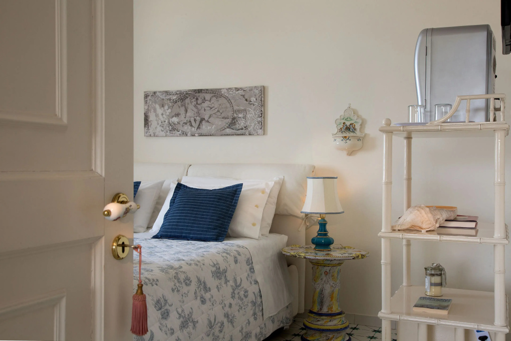 Standard Double room with sea view (full double bed)