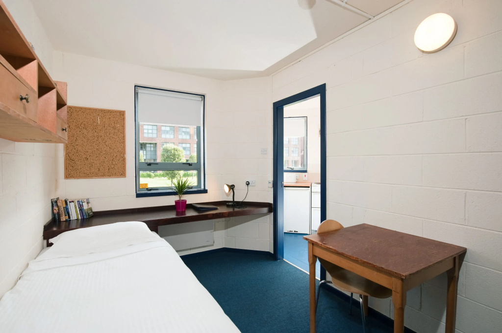 Economy room