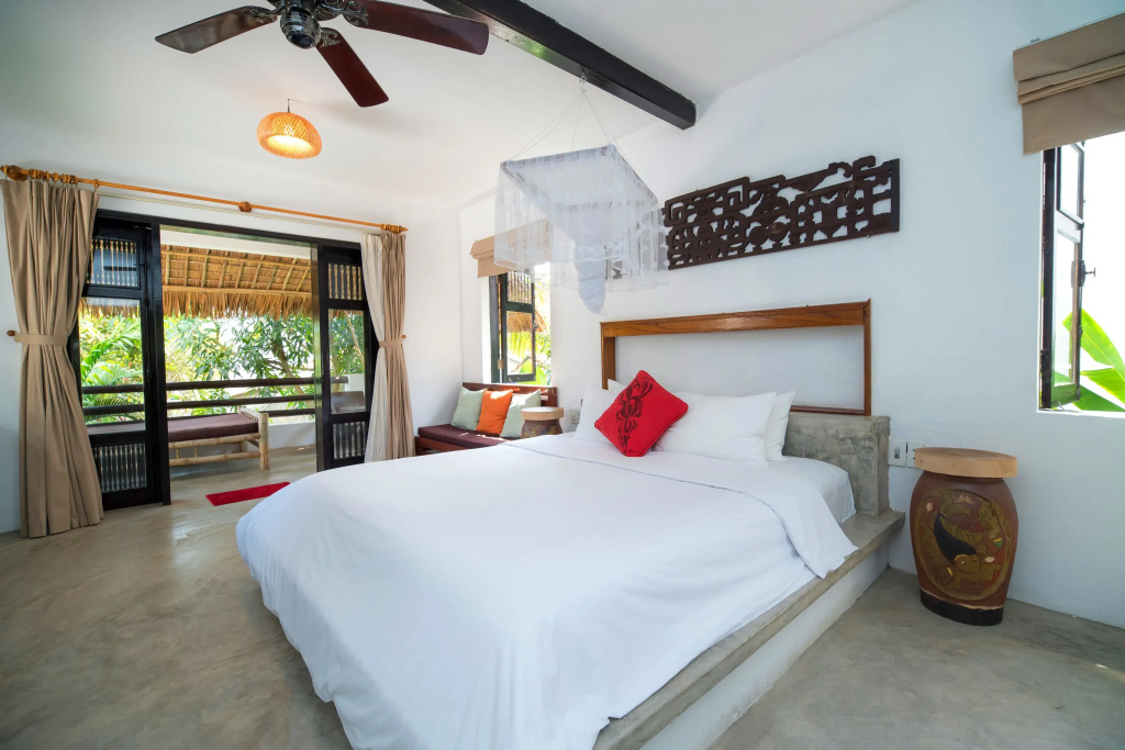Superior Double room with balcony (full double bed)