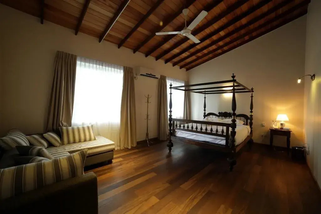 豪華雙人套房，配有雙人床