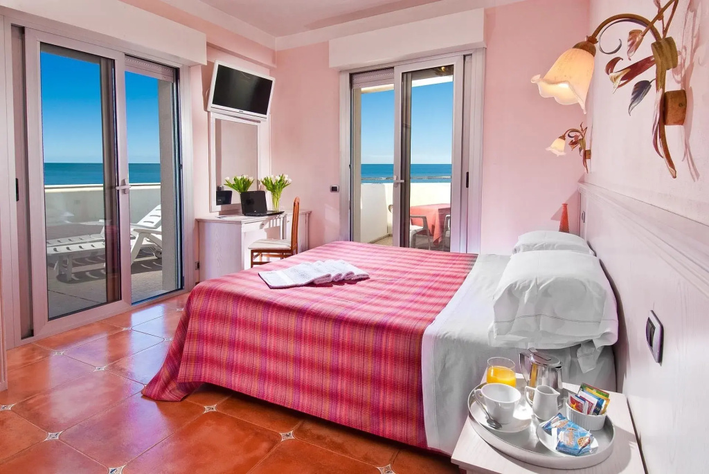 Superior Double room (full double bed)