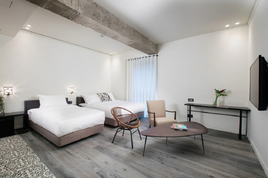 Double Suite (twin beds)