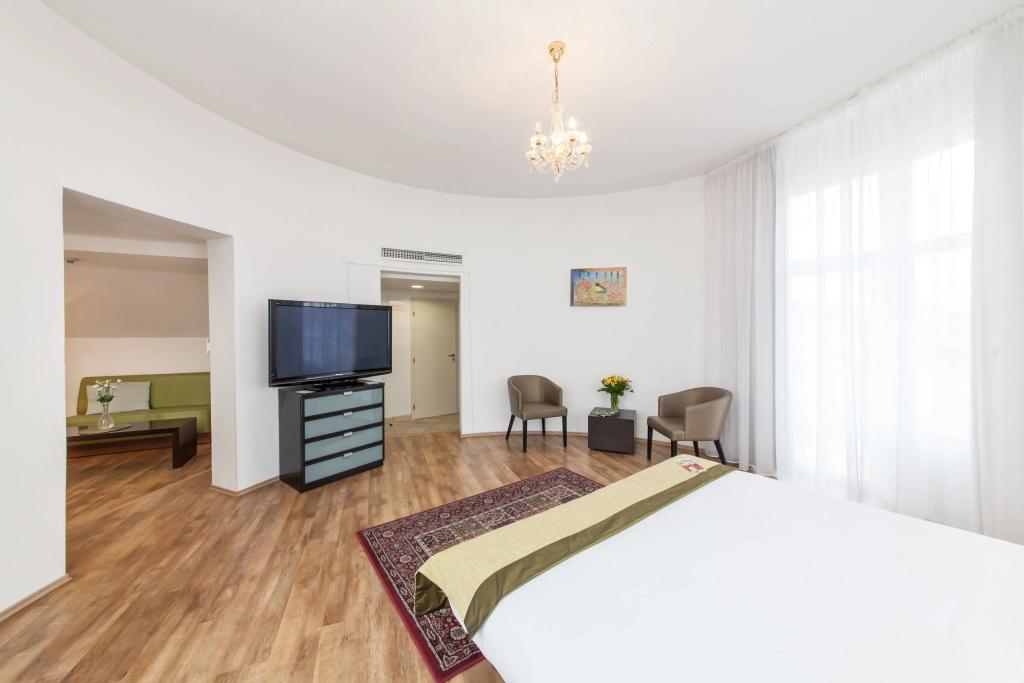 Exclusive room