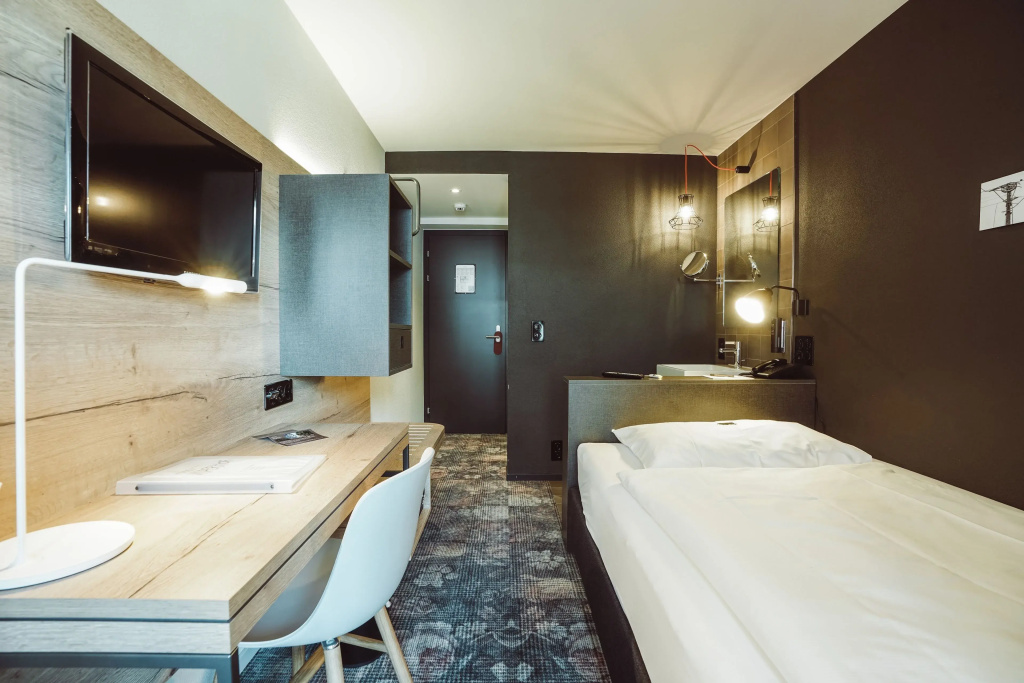 Economy room