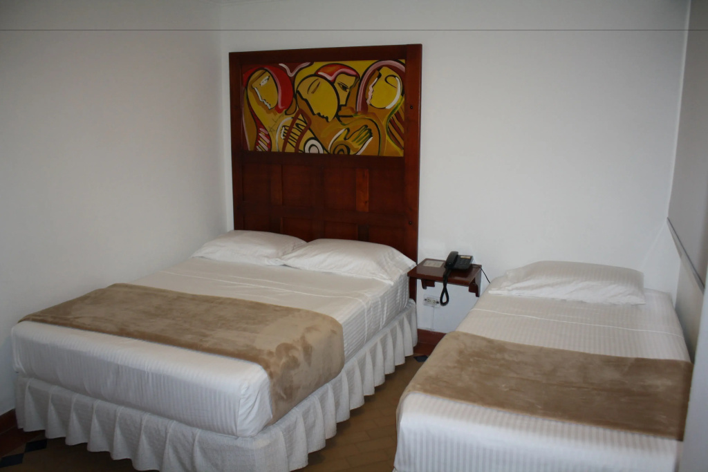 Hotel Cafe Real - Chambres