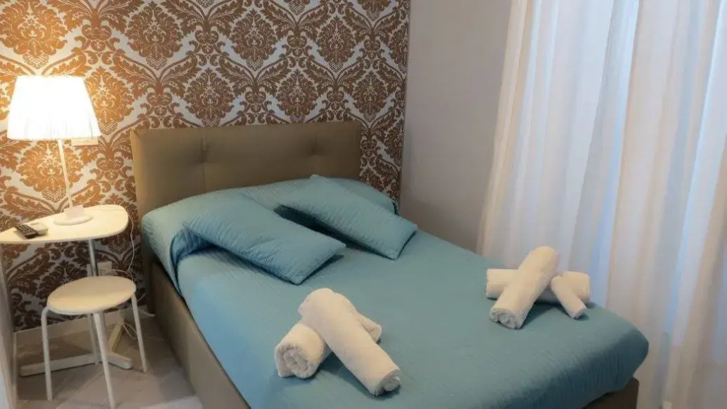 Economy room