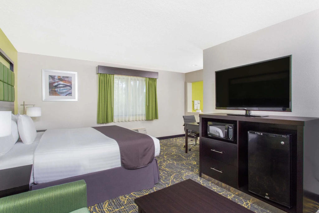 Double Suite (full double bed)