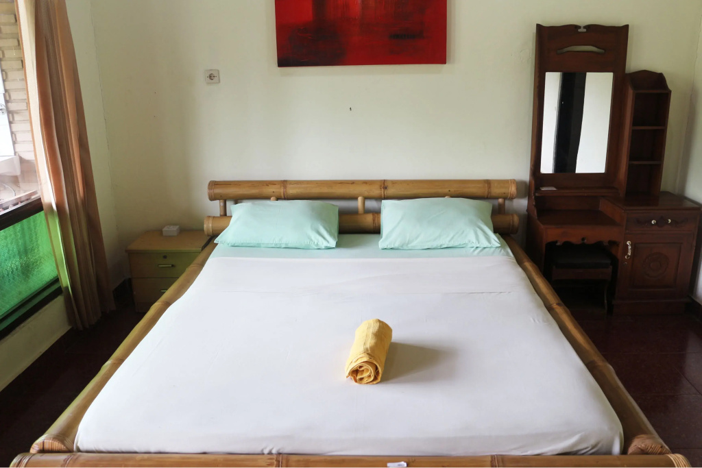 Economy room