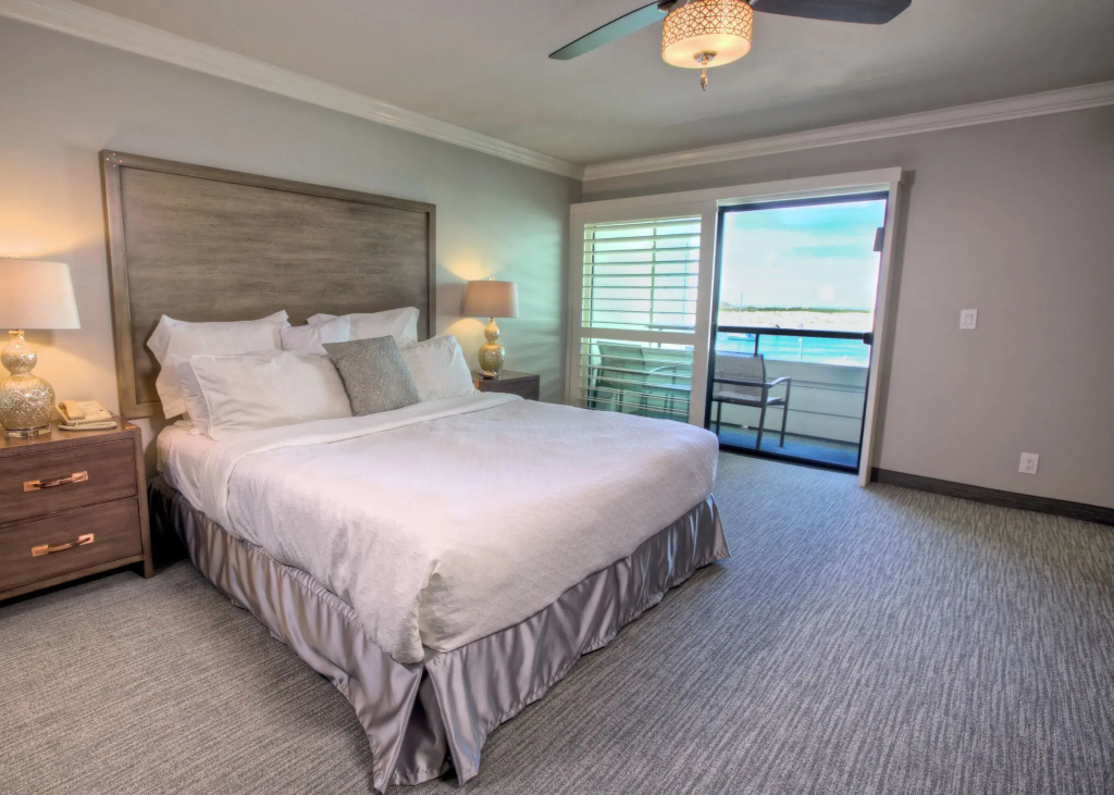 Superior Double room with partial view (full double bed)