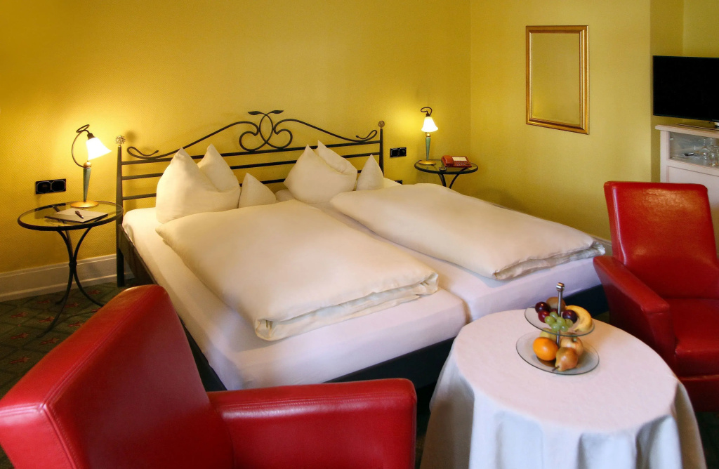 Standard Double room (full double bed)
