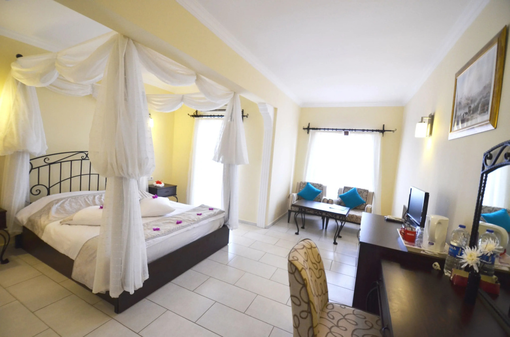Standard Double room (full double bed)