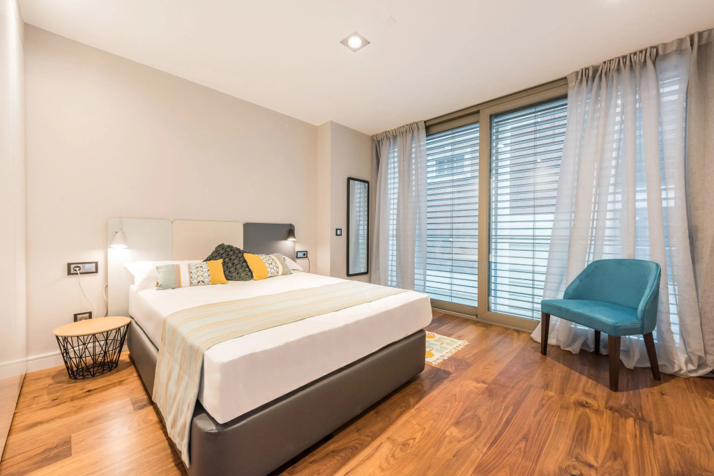 3 Bedrooms Apartment