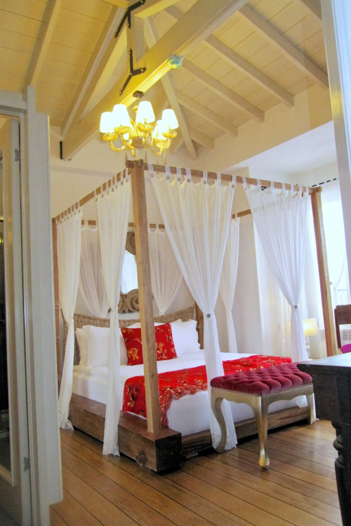 Deluxe Double room (full double bed)