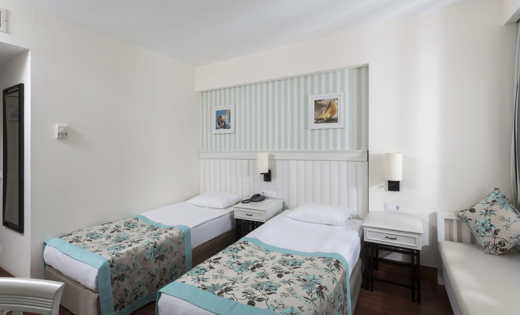 Standard Double room (full double bed)