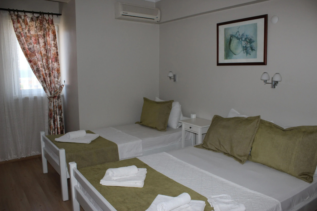 Deluxe Double room with sea view (full double bed)