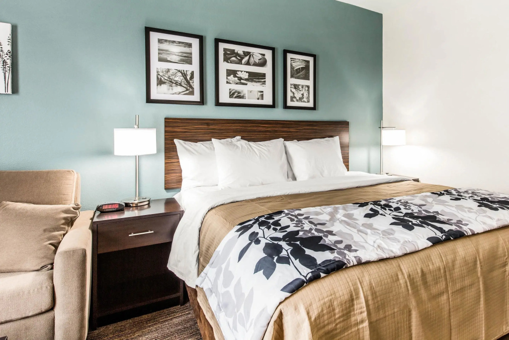 Double Suite (full double bed)