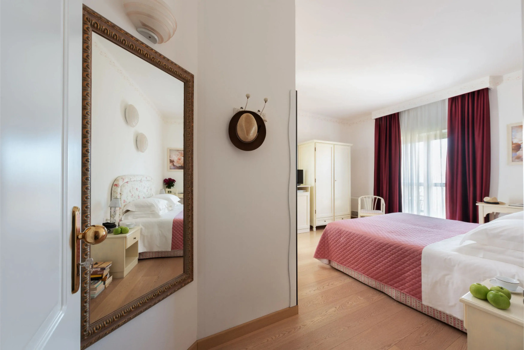 Superior Double room (full double bed)