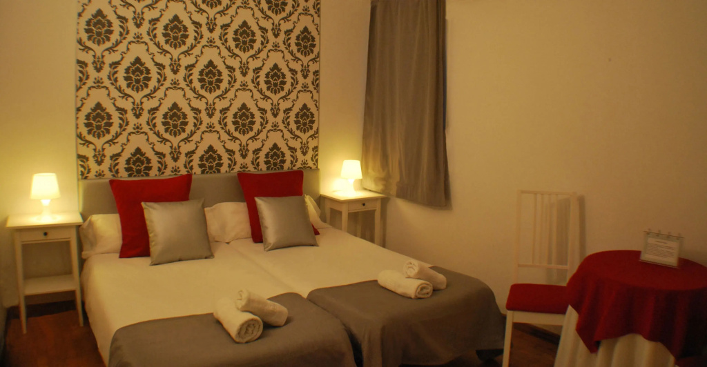 Standard Double room (full double bed)