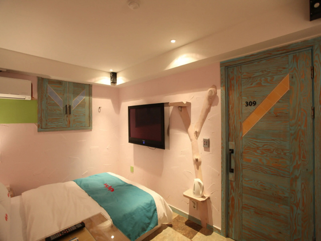 Standard Double room (full double bed)