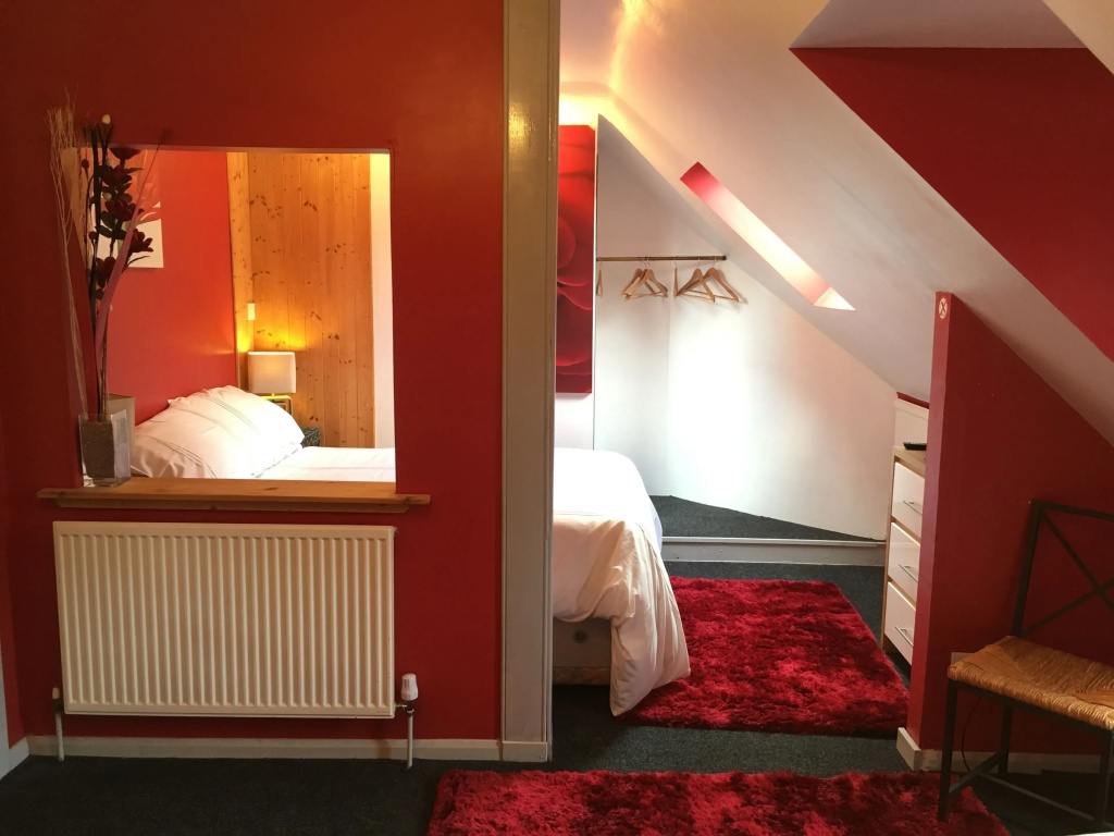 Standard Triple room