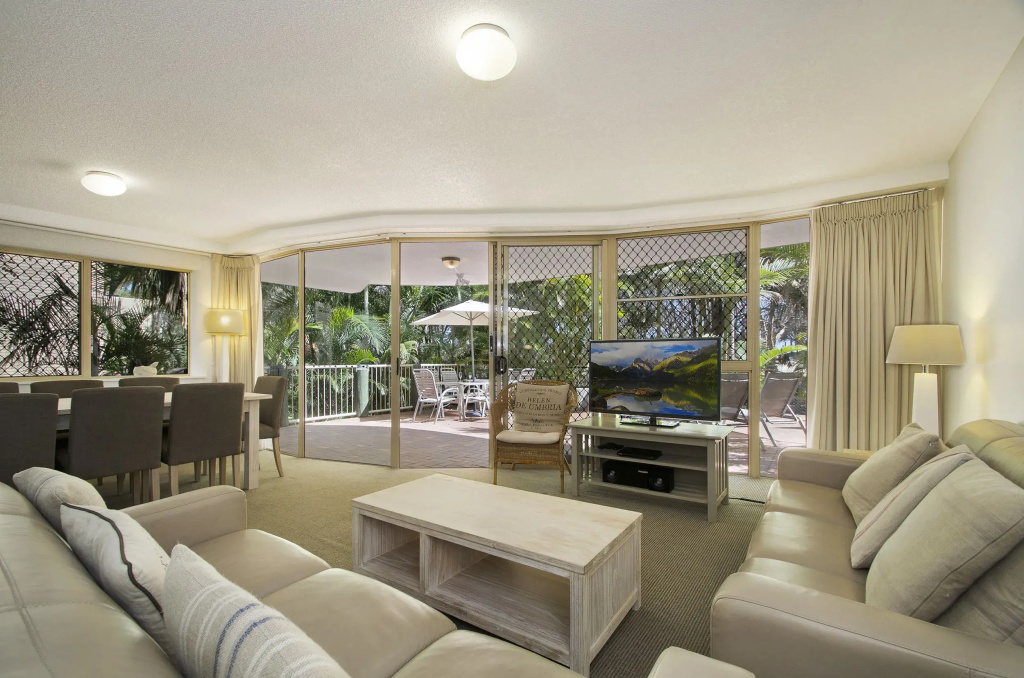 3 Bedrooms Apartment