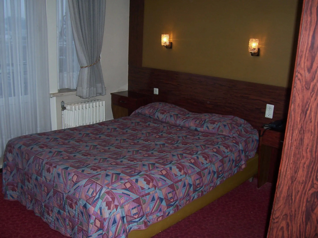 Standard Double room (full double bed)