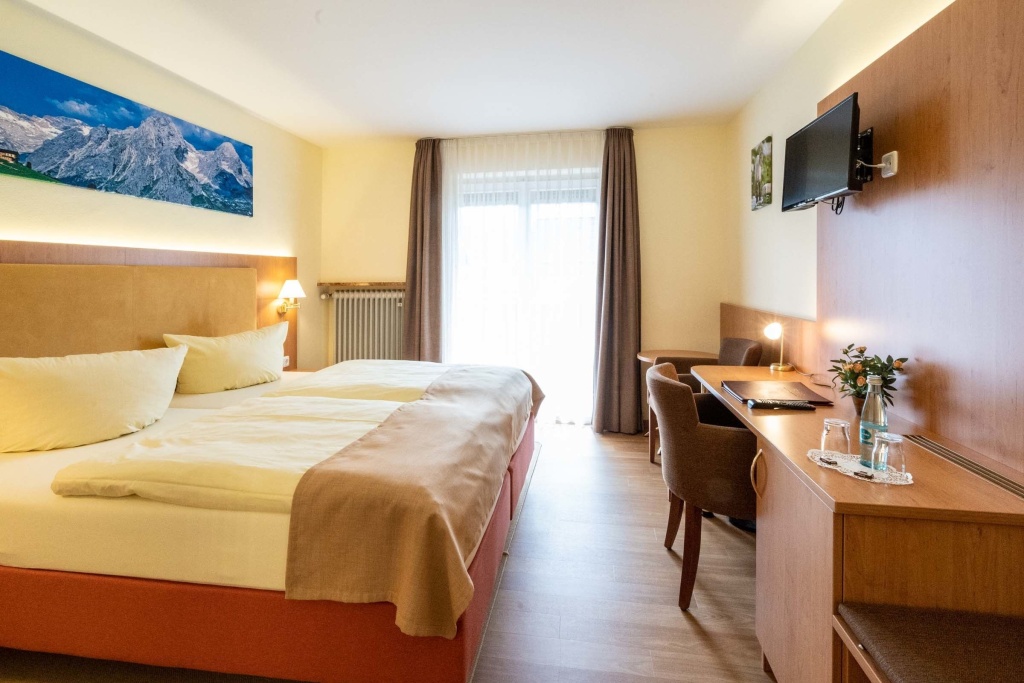 Standard Double room (full double bed)