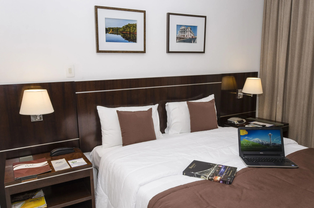 Deluxe Double room (full double bed)