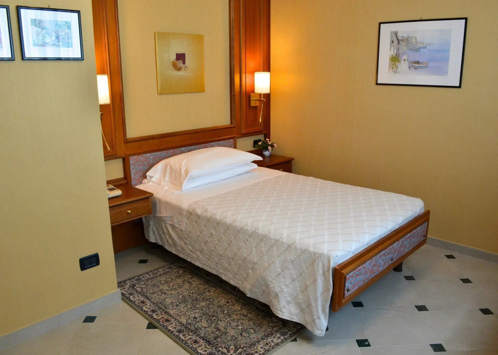 Hotel Bellevue Et Mediterranee - Chambres