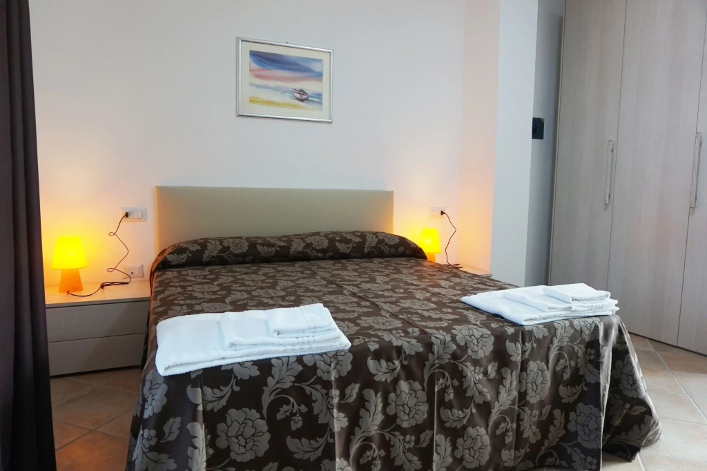 Standard Double room (full double bed)