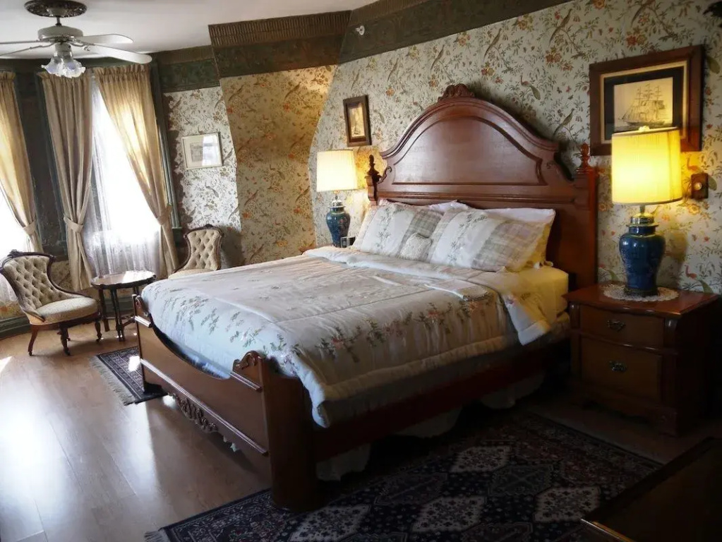 2 Bedrooms Premium Suite with city view