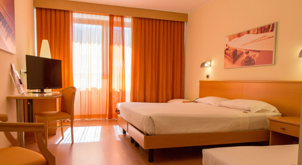 Triple room