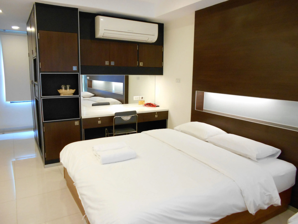 Deluxe Double room (full double bed)