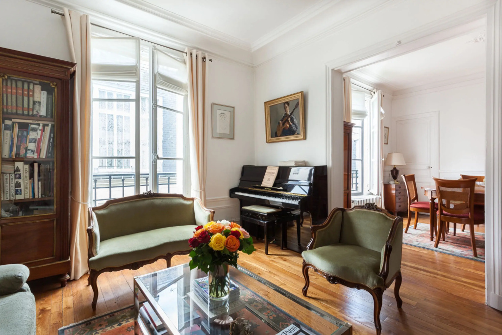 2 Bedrooms Apartment