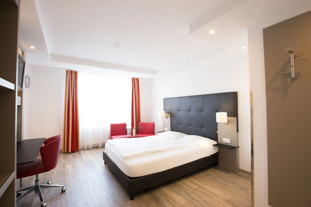 Standard Double room (full double bed)