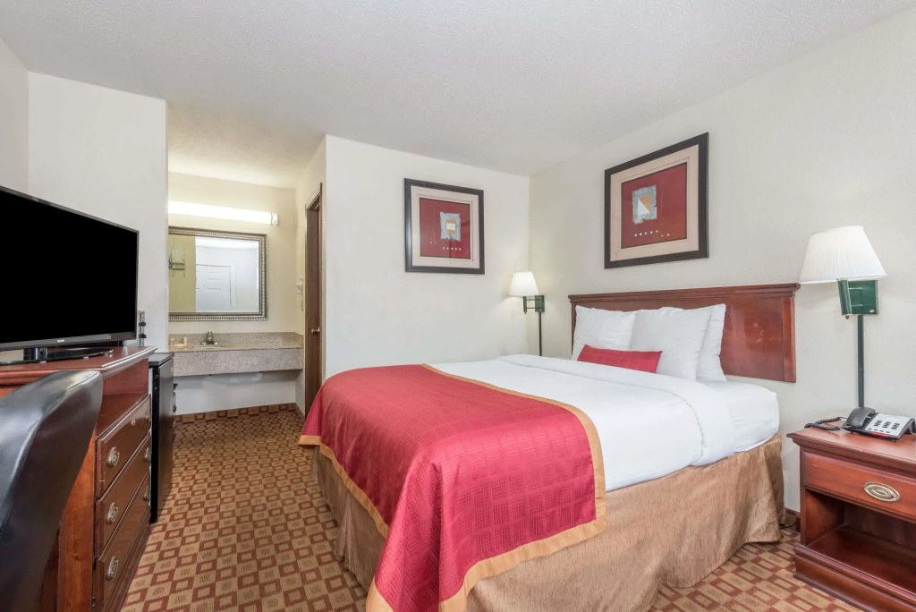 Standard Double room (full double bed)